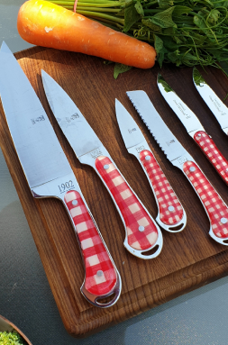 Kitchen knives